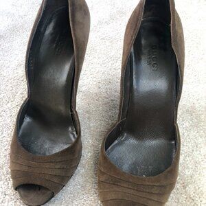 Vintage Gucci Peeptoe Pumps